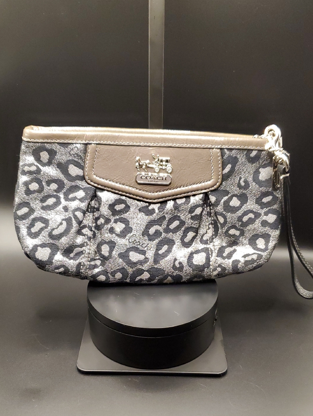 VINTAGE Coach Metallic Leopard Print Wristlet - Silver & Black
